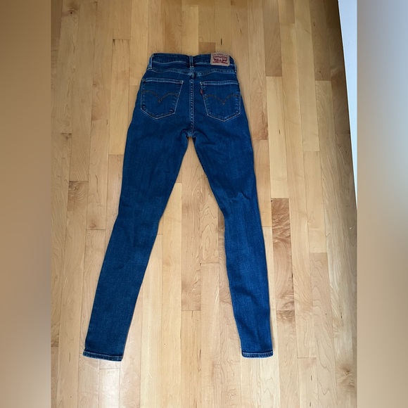 Levi’s - 721 High Rise Skinny - Picture 4 of 5